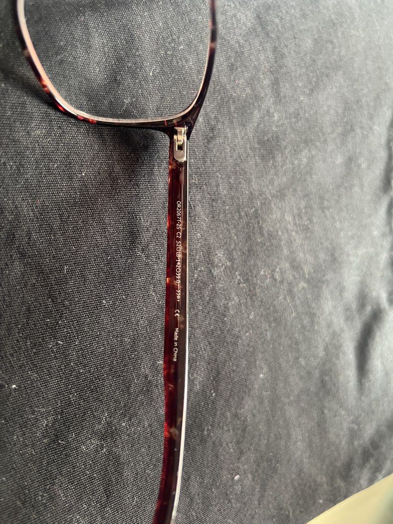 OWNDAYS Eyeglasses (Category: Sunglasses & Eyewear) located in Quezon City. Submitted by max.declutter (Listing ID 1460880022, Image 2). Description: - Tortoiseshell pattern - Comes with original orange OWNDAYS case - replacable lens - original price: 4k++ - RFS: too many prescription glasses.