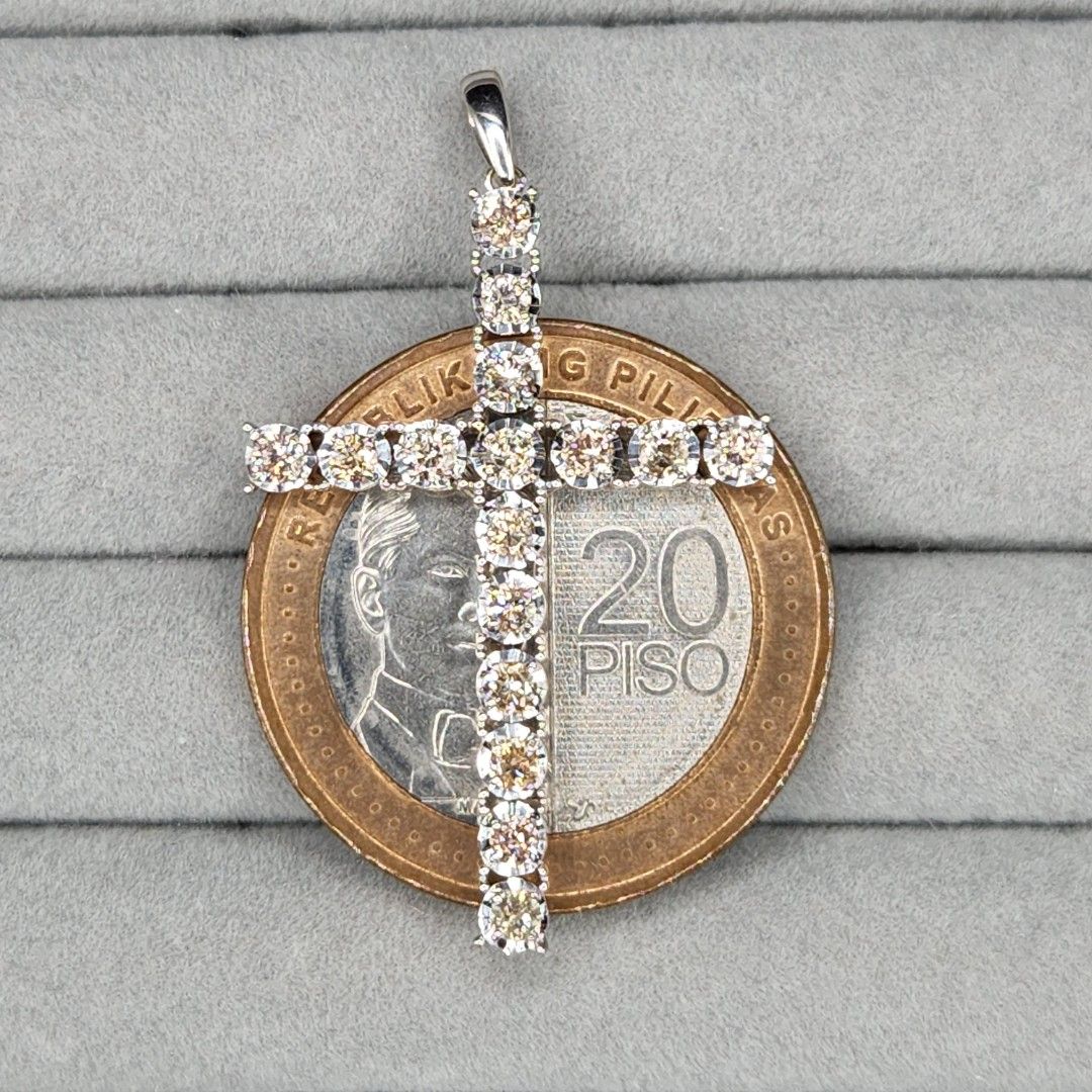 P89• Cross Diamond Pendant 2.6 grams (Category: Charms) located in Las Pinas. Submitted by yandijueri (Listing ID 1460728824, Image 2). Description: Subasta/Preloved. Pawnable P89• Cross Diamond Pendant 18k WG, 2.6 grams 16 natural diamonds, 1.0 tcw PHP 29,000 Want proof of transactions? Visit our FB Page and IG account: @yandijueri.