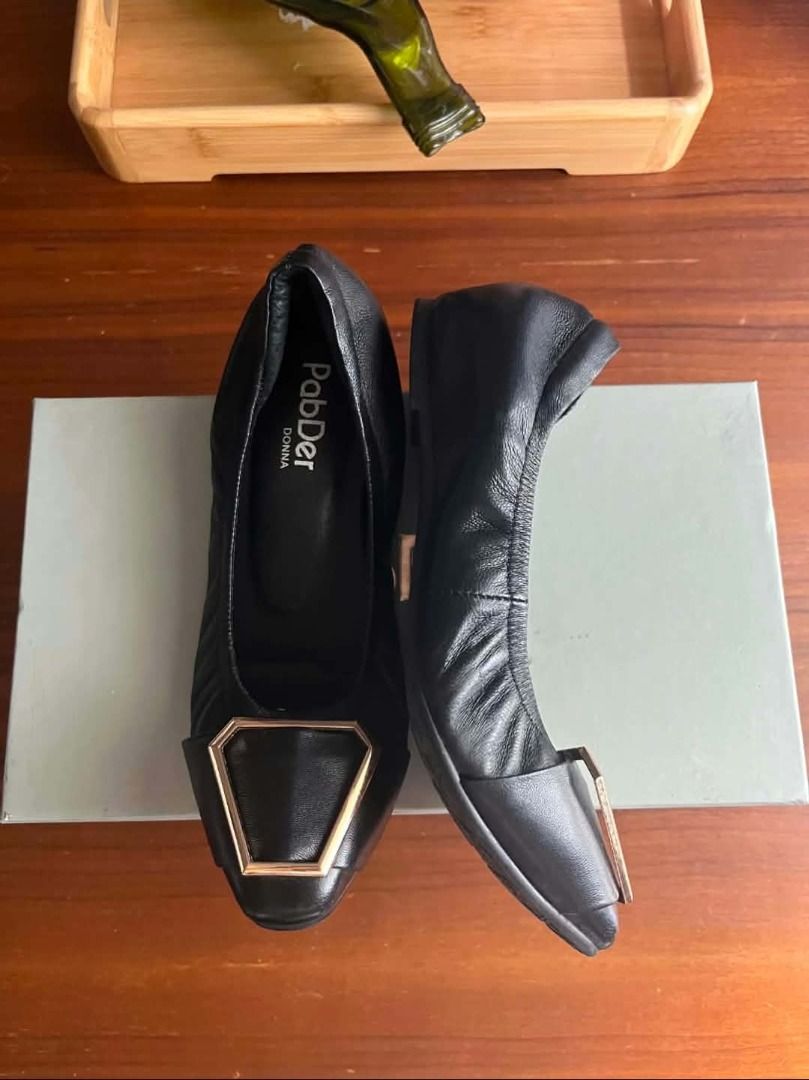 PabDer Donna Flats (Category: Flats & Sandals) located in Caloocan City. Submitted by happystar.f17880 (Listing ID 1460821866, Image 2). Description: Shoe Declutter Sale! 👣 PabDer Donna Flats ₱2,800 - Size: 35 Womens - Condition: 10/10 - Price is slightly negotiable 📍 LOCATION Mandaluyong City 💳 PAYMENT OPTIONS • GCash • GoTyme Bank • Cash — for pick-up only 🚚 DELIVERY OPTIONS • Same-day delivery — Grab / Lalamove • Door-to-door delivery — LB