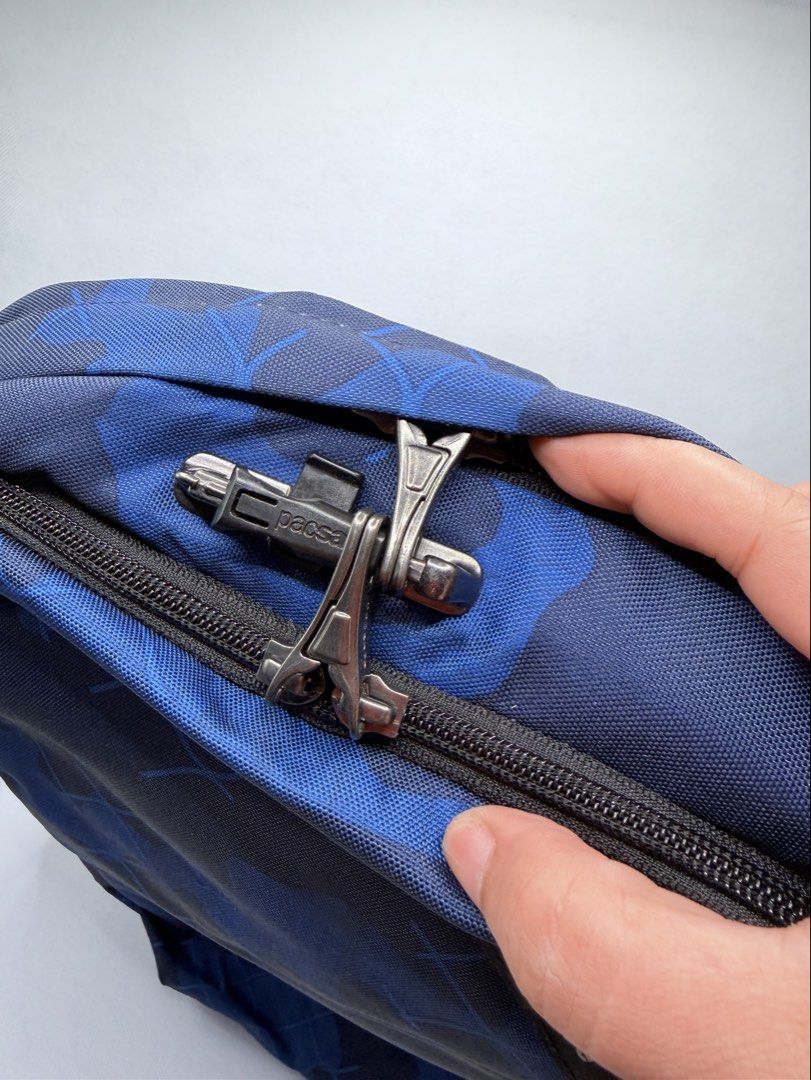Pacsafe Vibe 25L Anti-Theft Backpack (Category: Backpacks) located in Quezon City. Submitted by ajandstevenshopscorner (Listing ID 1422748758, Image 2). Description: Unused Mesg for more details.