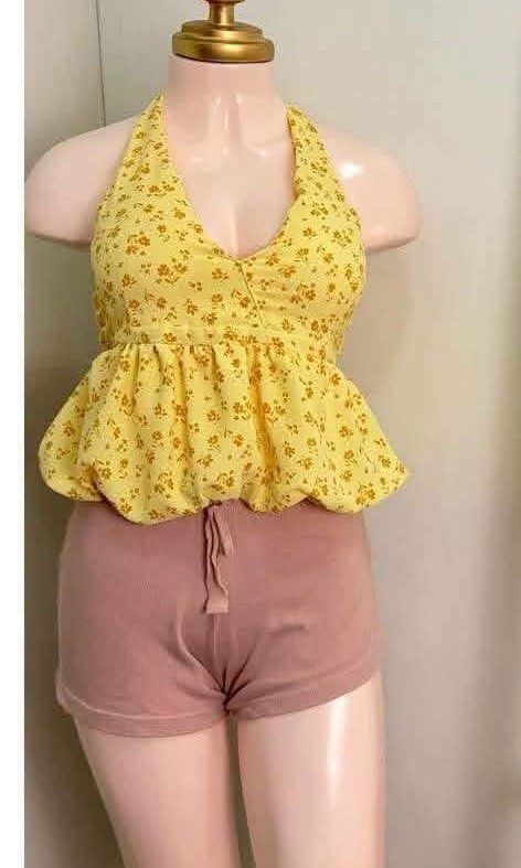 Padded Top✨ (Category: Others Tops) located in Tacloban City. Submitted by mcqshop (Listing ID 1460734518, Image 3). Description: 🌼 Yellow Floral Padded Halter Top Sweet and feminine yellow floral halter topfeaturing a flattering tie-neck design,built-in padding, and a flowy, feminine silhouette. Perfect to pair with jeans, skirts, or shorts for a cute summer look💛🌼 📌 Please note:Actual color may slightly vary from the photo due to lighting, 