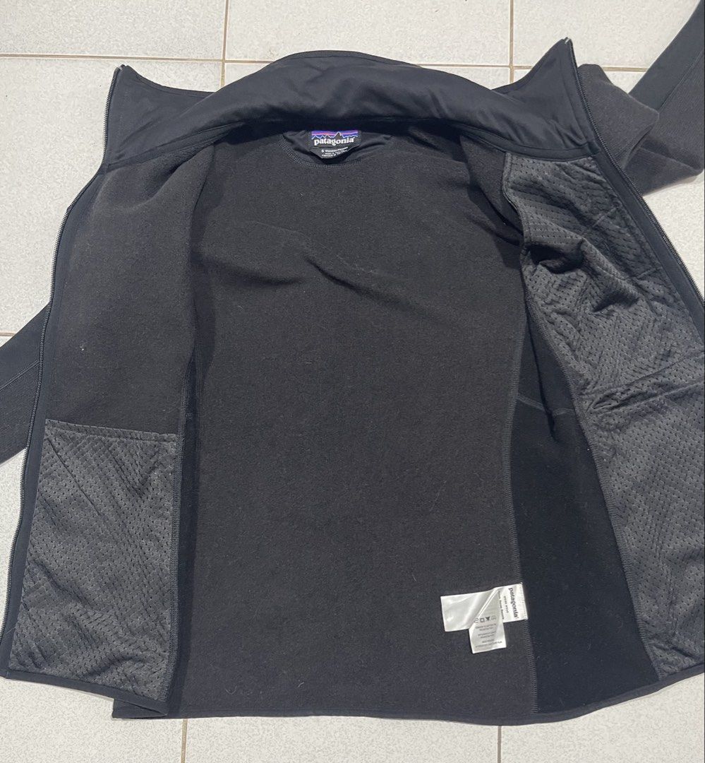 Patagonia Fleece Jacket (Category: Coats, Jackets and Outerwear) located in Mandaue City. Submitted by MJ_80 (Listing ID 1460818236, Image 3). Description: Womens Patagonia Fleece Jacket Black Color Small Dimes : 18.5 X 25 See photos for measurements Color rate & Condition : 9.8/10 Price: 1,650.