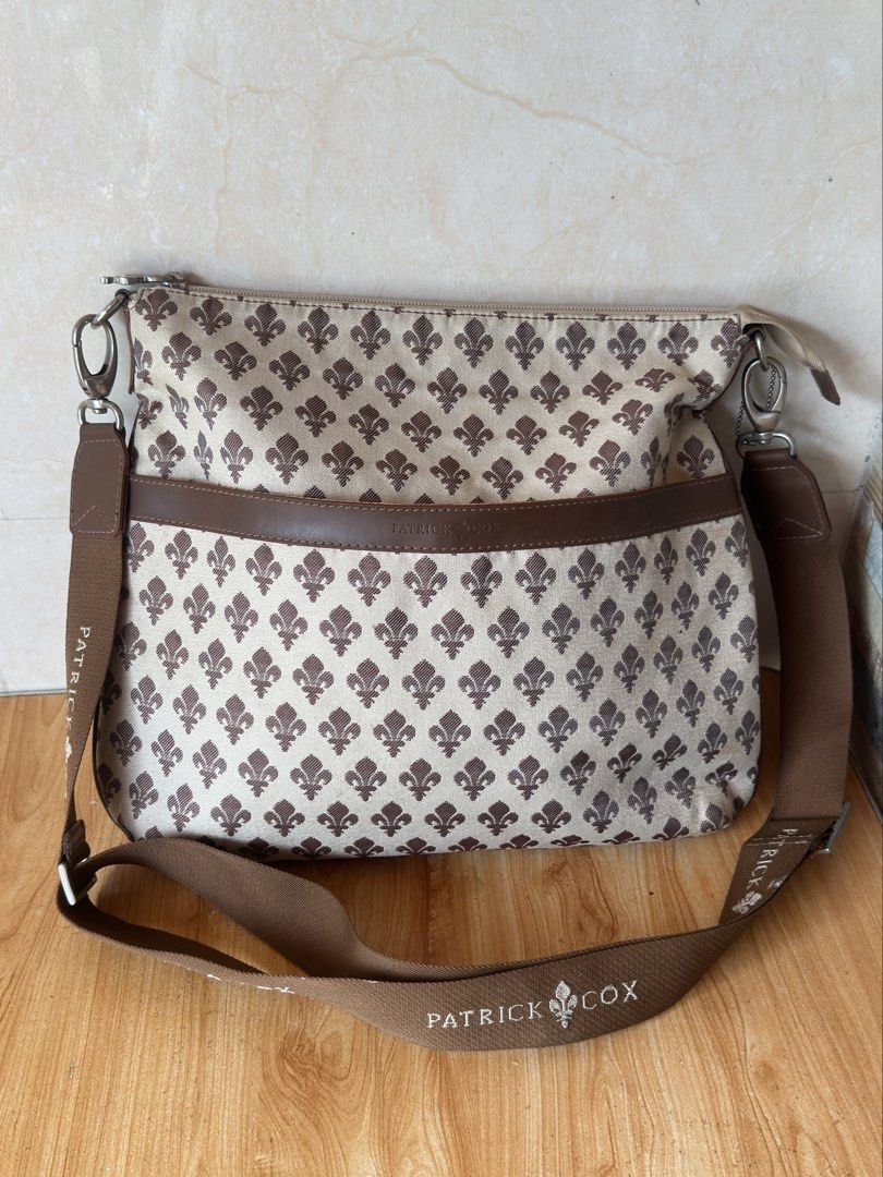 Patrick cox sling bag (Category: Cross-body Bags) located in Caloocan City. Submitted by hariel_beverly_onlineshop (Listing ID 1460769121, Image 1). Description: Location north caloocan .