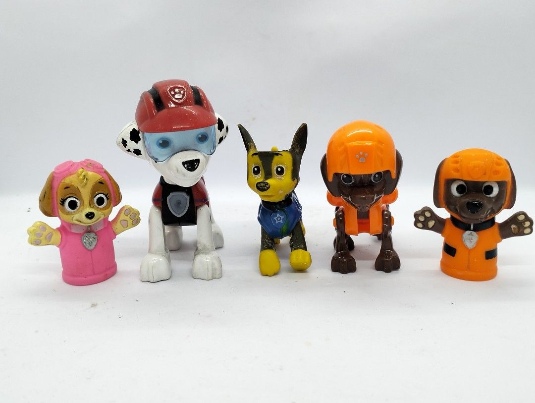 Paw Patrol Figures Set (Category: Figurines & Statues) located in Baguio. Submitted by toys_of_yesteryear (Listing ID 1460738266, Image 3). Description: LOCATION: Baguio City PRICE: posted + sf DESCRIPTION: 👉 No markings Paw Patrol Figure Set 3 x plastic figure 2 x rubber figure CONDITION: 👉 Used 👉 flaw: Blue dog missing hat 👉 Item description is subjective so buyers are encouraged to rely on their judgement based on the pictures posted befor