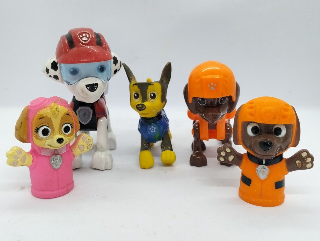 Paw Patrol Figures Set (Category: Figurines & Statues) located in Baguio. Submitted by toys_of_yesteryear (Listing ID 1460738266, Image 1). Description: LOCATION: Baguio City PRICE: posted + sf DESCRIPTION: 👉 No markings Paw Patrol Figure Set 3 x plastic figure 2 x rubber figure CONDITION: 👉 Used 👉 flaw: Blue dog missing hat 👉 Item description is subjective so buyers are encouraged to rely on their judgement based on the pictures posted befor