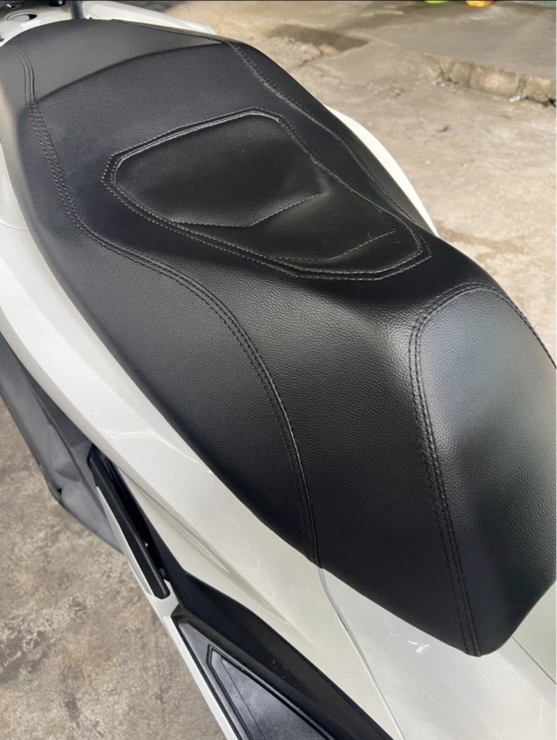 PCX 2022 (Category: Motorbikes for Sale) located in Quezon City. Submitted by shopistas (Listing ID 1460764530, Image 2). Description: FOR SALE: Honda PCX 160 ABS (White) - Very Low Mileage! 📍2022 Model Only 2,000 kms Odometer - Bihirang nagagamit / Almost Brand New Condition & Color: White • ABS Version Selling my well-maintained Honda PCX 160 ABS with very low mileage. Lightly used, casa-maintained, no issues, and ready for daily ride or long 
