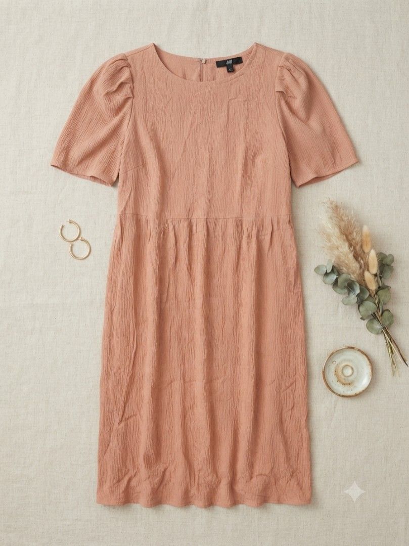 Peach Dress (Category: Dresses) located in Las Pinas. Submitted by dnbrbnt (Listing ID 1460721910, Image 1). Description: size med to large length 43 issue: may punit na as seen sa last pic :( loc. las piñas.