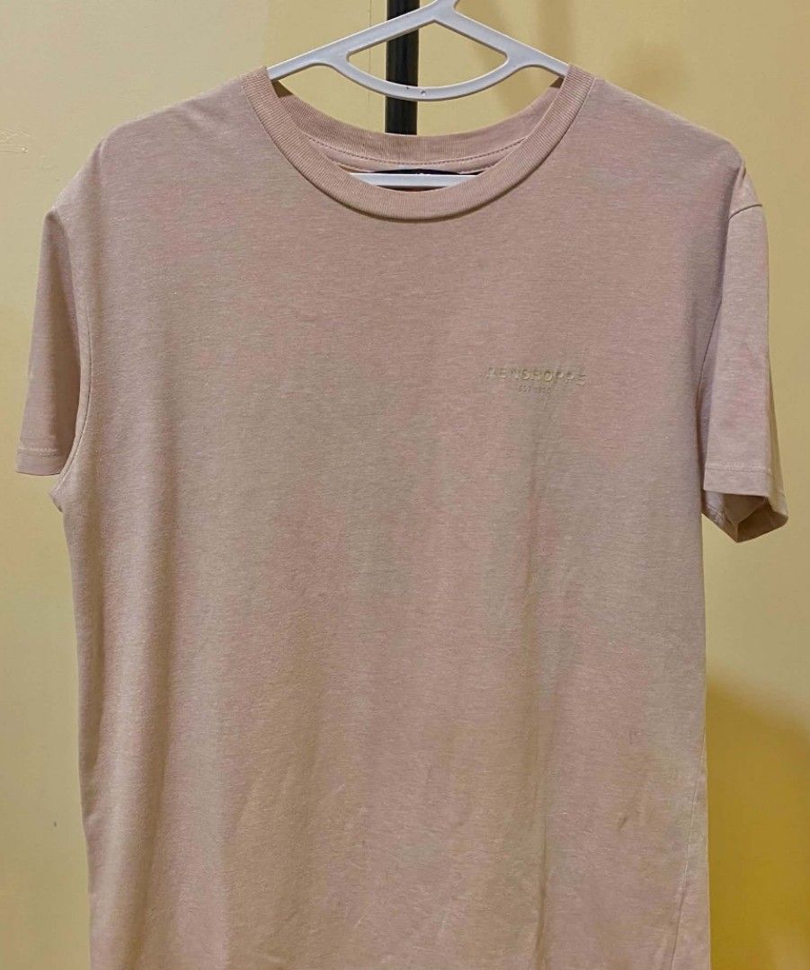 Penshoppe (Category: Shirts) located in Burgos, Ilocos Norte. Submitted by strawberrymatcha67 (Listing ID 1460853552, Image 1). Description: Light brown. Small on tag but fit to Medium.
