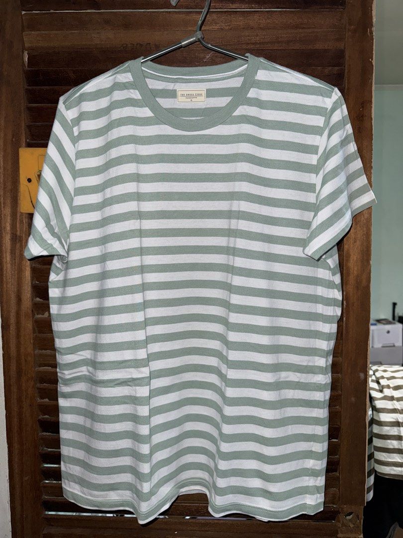 Penshoppe tee (Category: Shirts) located in San Pedro. Submitted by vennizventura (Listing ID 1460767980, Image 1). Description: Guaranteed authentic No flaws Please note: Color may slightly vary in photos due to lighting. 😊.