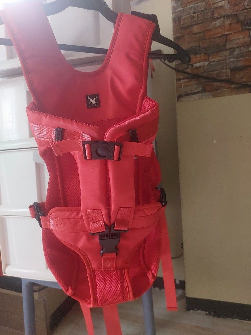 Pet backpack or front carrier bag medium (Category: Homes & Other Pet Accessories) located in Manila. Submitted by kristinera72772 (Listing ID 1460731031, Image 1). Description: .