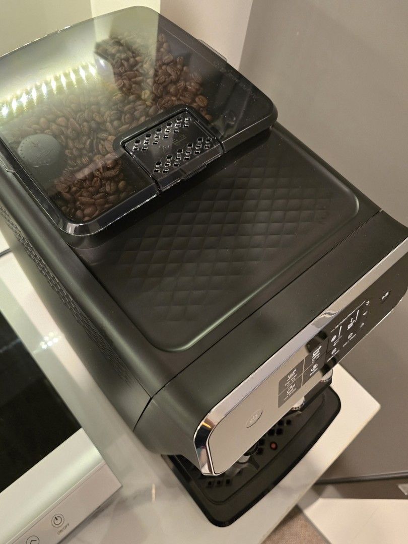 Philips Fully Automatic Espresso Machine (Category: Coffee Machines & Makers) located in Cainta. Submitted by rj.serrano (Listing ID 1460900051, Image 3). Description: The Philips Series 2200 Fully Automatic Espresso Machine EP2220 is a bean-to-cup coffee maker designed to brew espresso and regular coffee at the touch of a button. Key Features Integrated Ceramic Grinder: Features 12 adjustable grind settings made from 100% ceramic to last for at 