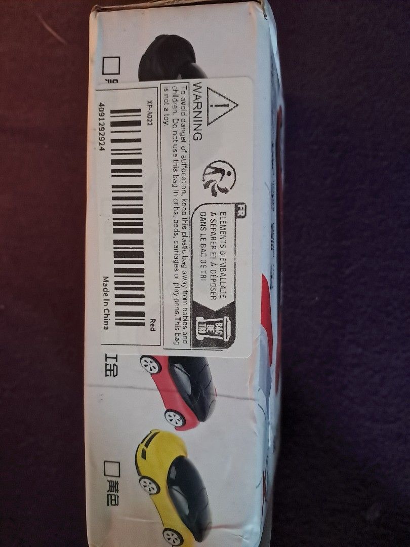 Phone holder (color red) (Category: Mounts & Holders) located in Manila. Submitted by aliyahhh06 (Listing ID 1460736322, Image 2). Description: .