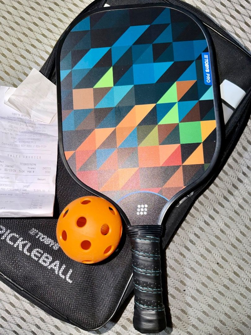 PickleBall Paddle (Category: Other Sports Equipment and Supplies) located in Manila. Submitted by arbentorre06636 (Listing ID 1460822767, Image 1). Description: Toby's Pro Fiber Pro Pickleball .