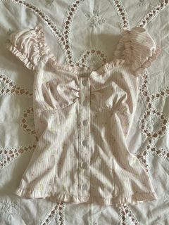 (Category: ) located in . Submitted by dainty.delicates (Listing ID 1460815771, Image 1). Description: .