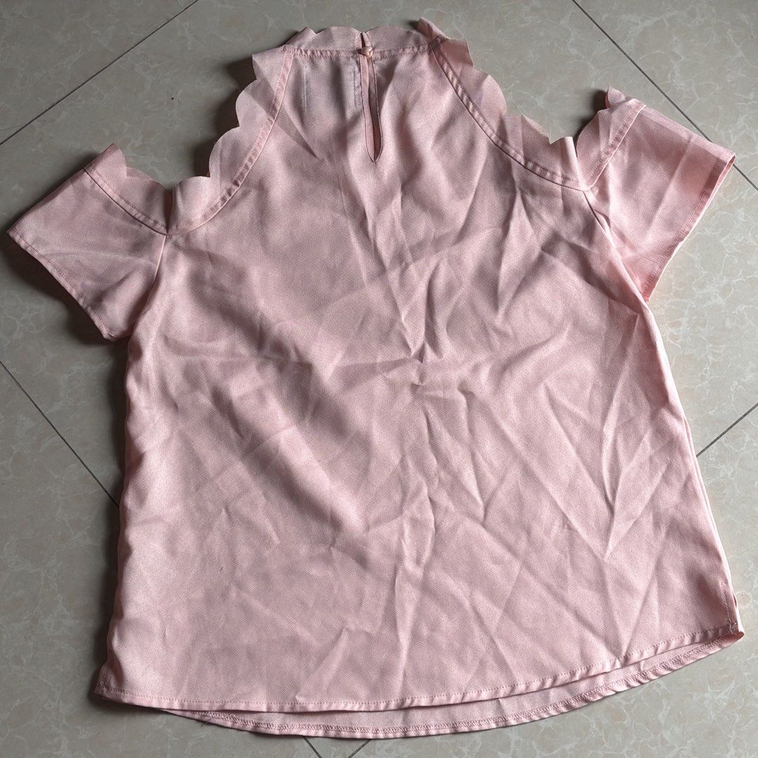 Plains & Prints Pink Scallop Cold Shoulder Top (Category: Blouses) located in Manila. Submitted by glenkm (Listing ID 1460787947, Image 2). Description: - Pink top from Plains & Prints - Scallop neckline - Cold shoulder design - Short sleeves - Button closure at the back neck - Size M (Philippine sizing).