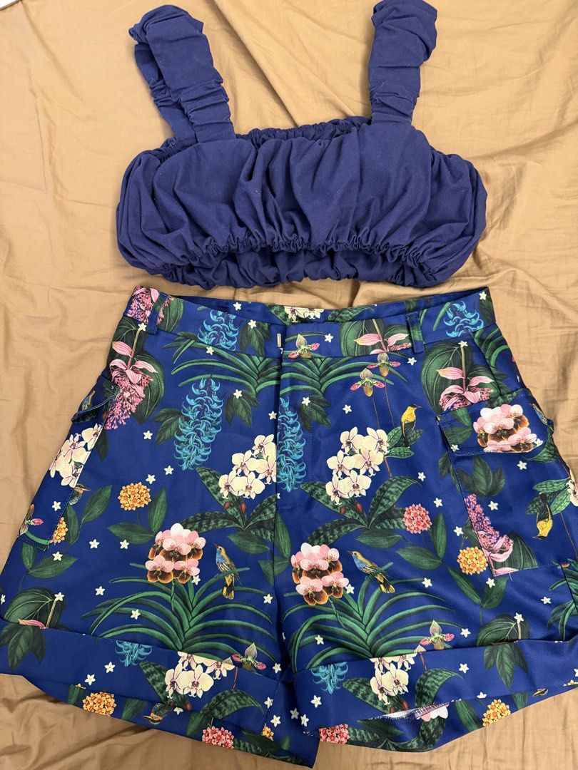 Plains & Prints Shorts + Bench Top (Category: Sets or Coordinates) located in Taguig. Submitted by vastraboutique.ph (Listing ID 1460752670, Image 1). Description: - Top fits up to 38 bust - Short best fits up to 33 - excellent condition- shorts used once only .