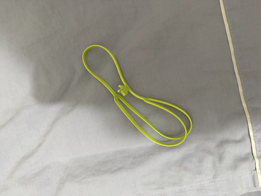Pointer book mark (Category: Stationery & School Supplies) located in Mandaluyong City. Submitted by nfwmb22 (Listing ID 1460853340, Image 2). Description: ❗️READ FIRST ❗️ RFS: notes: - Pointer bookmark so you can remember your exact spot - bought from Fully Booked pm me for more info - shipping shouldered by buyer - MOP: Gcash/Gotyme/Seabank - 2 day reservation only - only offer if you’ll actually buy !!.