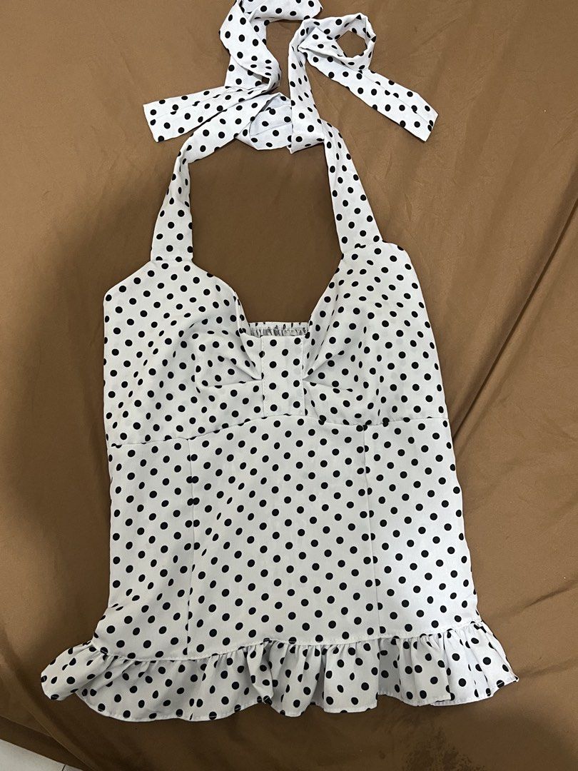 Polkadots halter top (Category: Others Tops) located in Pasig City. Submitted by kirstenswardrobe (Listing ID 1460889125, Image 1). Description: Loc: PASIG Pick-up/Delivery ✅.