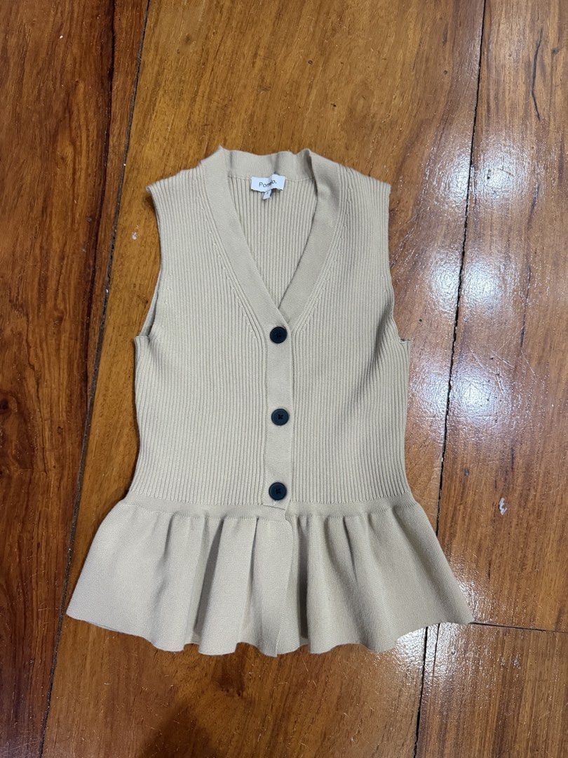 Pomelo Knitted top (Category: Sleeveless) located in Quezon City. Submitted by prettyme23 (Listing ID 1460868258, Image 1). Description: new item bought in thailand no issue size size small.