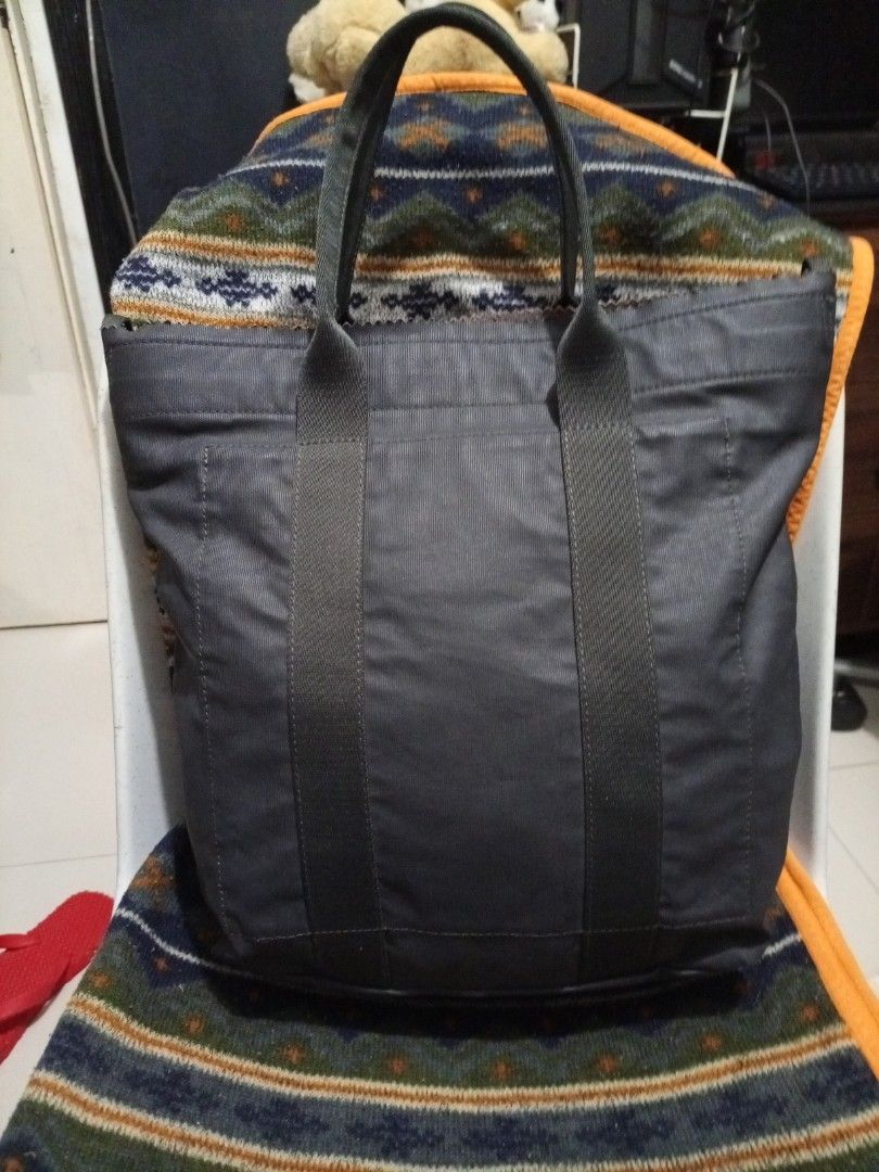 PORTER Hand Bag (Category: Shoulder Bags) located in Davao. Submitted by hermiepiam75360 (Listing ID 1460780317, Image 2). Description: .
