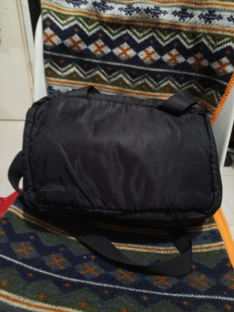 PORTER SLING BAG (Category: Sling Bags) located in Davao. Submitted by hermiepiam75360 (Listing ID 1460773258, Image 3). Description: .