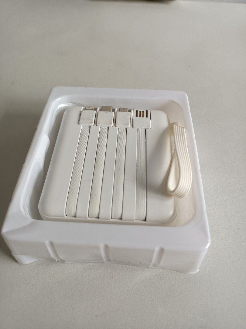 Powerbank cheapest (Category: Batteries & Power Banks) located in Manila. Submitted by ilovesupersale (Listing ID 1460794923, Image 3). Description: POWERBANK COLOR WHITE 500 PESOS ONLY! PINK 100 PESOS NO ISSUE WORKING CONDITION GCASH PAYMENTS SCHEDULED PICKUP.