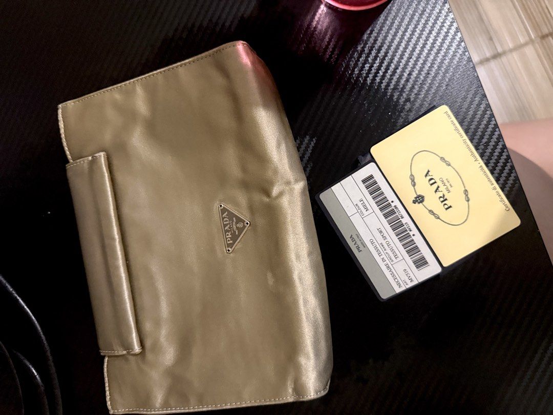Prada (Category: Luxury Bags & Wallets) located in Quezon City. Submitted by lineprelove23 (Listing ID 1460850857, Image 3). Description: Prada Clutch with Card .