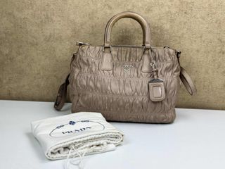 (Category: ) located in . Submitted by luxury_galeries (Listing ID 1460738600, Image 1). Description: .