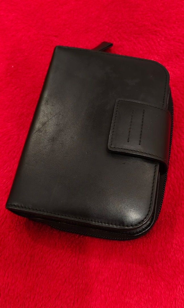 Prada planner (Category: Purses & Pouches) located in Quezon City. Submitted by dex.colletions (Listing ID 1460905830, Image 1). Description: authentic Prada Planner 3500 nego.