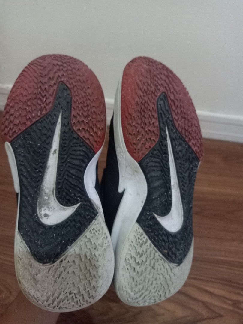 Precision 7 EasyOn (Category: Sneakers) located in Silang. Submitted by dethroned0 (Listing ID 1460727361, Image 3). Description: PRECISION 7 Easyon Size 10.5 US Good condition Makapit pa, still goood for playing Issue: Minor sole sep and needs wash 600 + shipping fee only rush! Location: Silang Cavite.