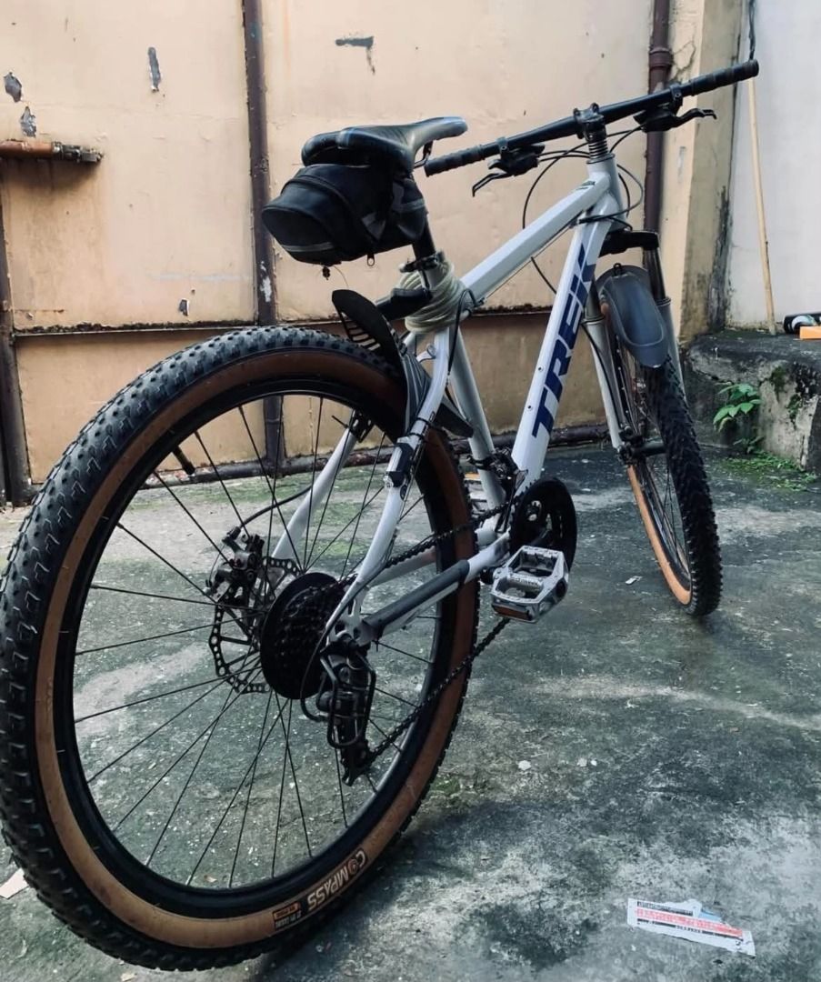 PRE-LOVED MOUNTAIN BIKE (Category: Bicycles) located in Caloocan City. Submitted by ejm_2026 (Listing ID 1460747875, Image 2). Description: slightly used, steel body frame, compass gum wall wheels.