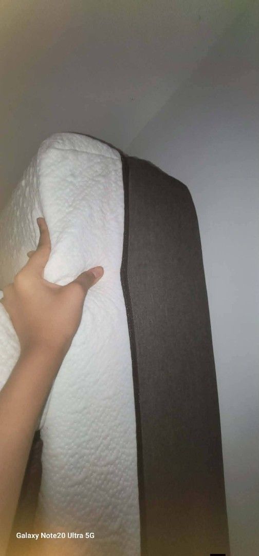 Premium 12-Inch Memory Foam Mattress - Queen Size (Category: Bed Frames & Mattresses) located in Quezon City. Submitted by shinereign (Listing ID 1460757180, Image 2). Description: - Queen size memory foam mattress - 12 inches thick for superior support and comfort - Made with premium air-memory foam - Clean and well-maintained - Ideal for home, Airbnb, dorms, or guest rooms - Pickup available Estimated Price Range: #28,000 - #38,000 This specifi
