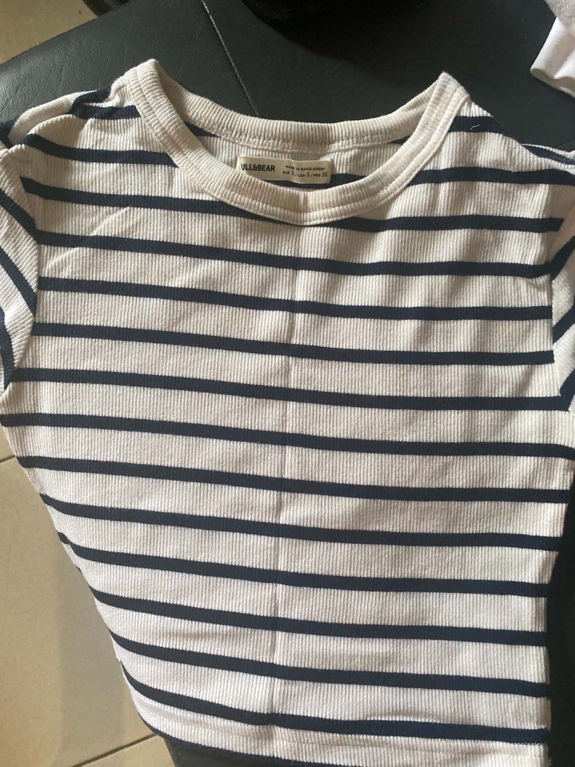 Pull&bear striped cropped top (Category: Blouses) located in Quezon City. Submitted by peachyps (Listing ID 1460805835, Image 2). Description: .