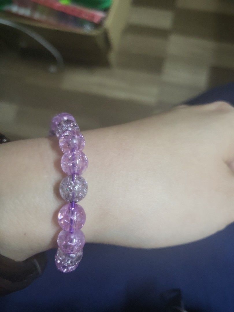Purple beaded bracelet (plastic) (Category: Body Jewelry) located in Caloocan City. Submitted by lynette1977 (Listing ID 1460813824, Image 2). Description: .