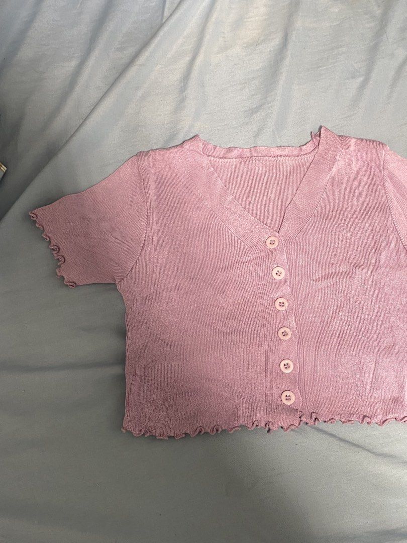 Purple Cropped Top Ruffled Hem (Category: Shirts) located in Las Pinas. Submitted by ma.andrealopez37 (Listing ID 1460748646, Image 3). Description: .