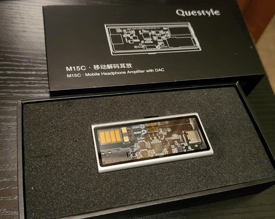 questyle m15c dac dap ak （分類：可攜式音響設備）位於 Hong Kong。 由 fw1890 提交（商品編號 1460895064，圖片 1）。簡介： 支援採樣率 PCM：44.1kHz ~ 384kHz（16/24/32Bit） DSD：DSD64｜DSD128｜DSD256 輸出功率 【3.5mm】10.72mW（300Ω）｜【4.4mm】42.79mW（300Ω） 頻率響應 【±0.1dB】20 ~ 20000Hz｜【±1dB】20 ~ 80000Hz 總諧波失真 0.00028% 輸入 Type-C 輸出 3.5mm｜4.4mm 議價不回。