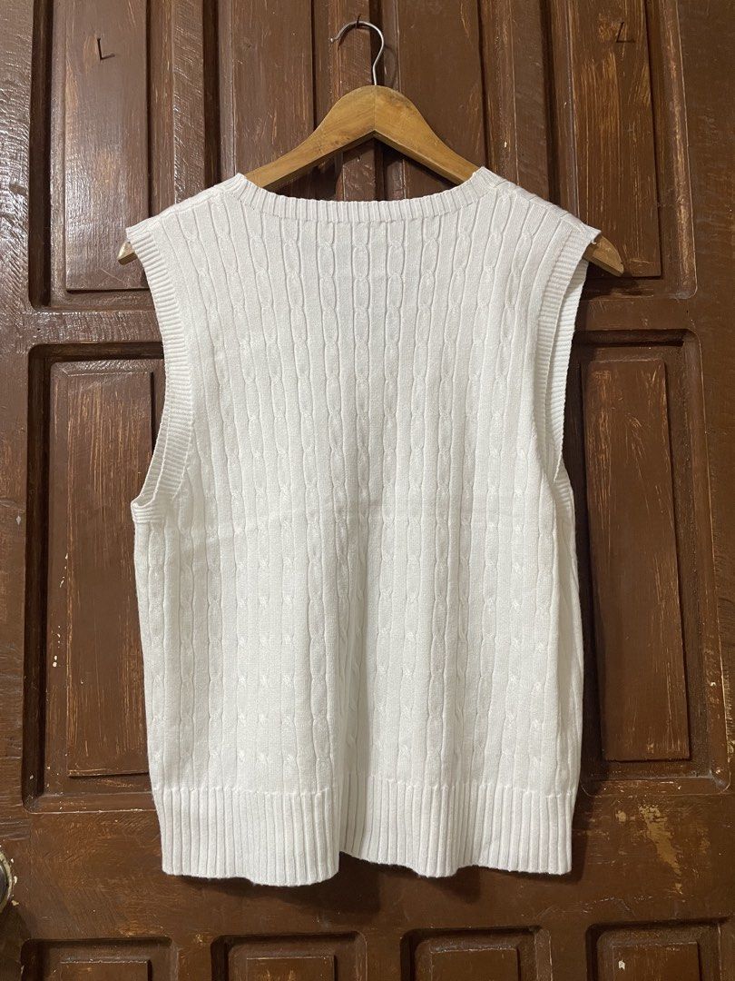 Ralph lauren top (Category: Sleeveless) located in Caloocan City. Submitted by loveshanks (Listing ID 1460743259, Image 2). Description: .