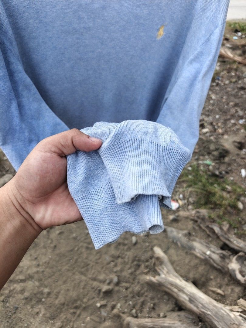 Ralph Lauren V neck cardigan (Category: Coats, Jackets and Outerwear) located in Nasipit. Submitted by zaynzdrip (Listing ID 1460827093, Image 3). Description: as new sana if walang issue sa neck tag pero pina repair kona 22 width by 26 ganda niyan mga boss😁.