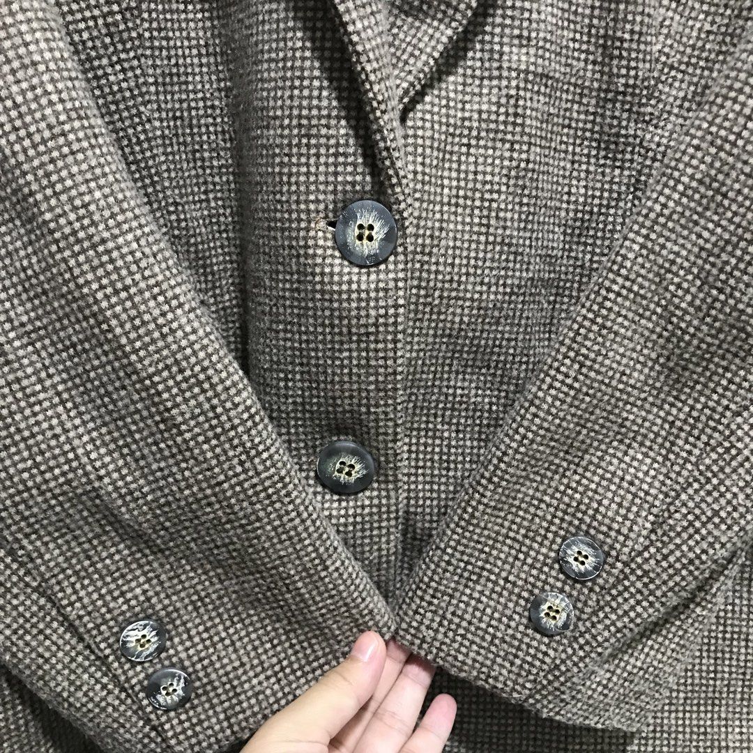 Random Blazer | Suit | Coat (Category: Coats, Jackets and Outerwear) located in Cavite. Submitted by tanya.valentin (Listing ID 1460843893, Image 3). Description: - 21x28.