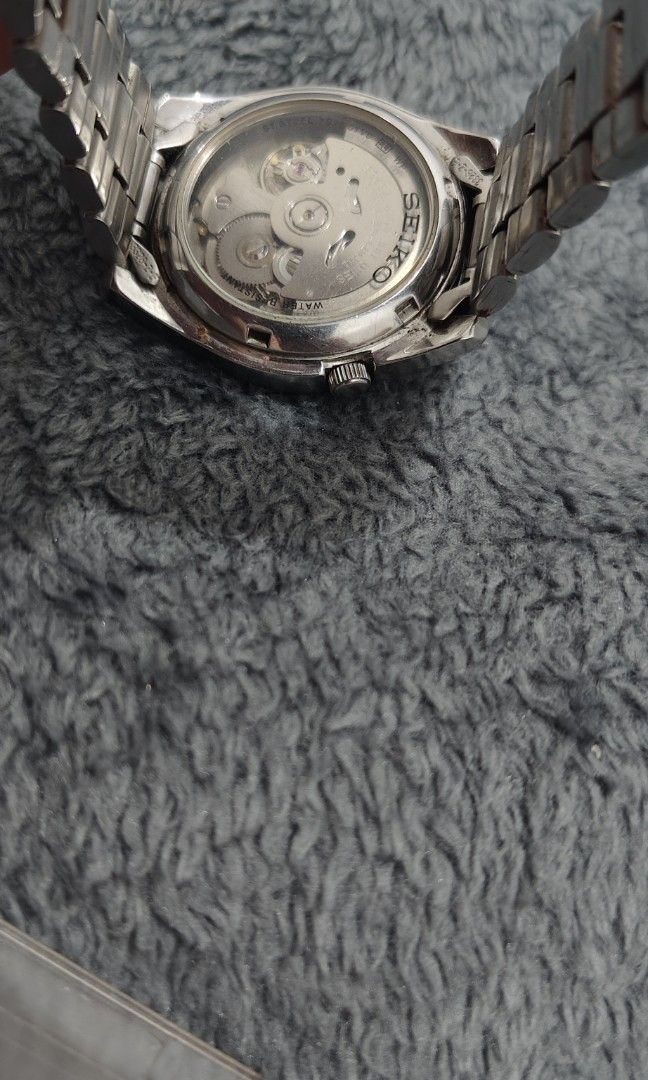 Rare Seiko 5 SNK371 Blue dial (Category: Men's Watches) located in Cebu City. Submitted by aceoftime (Listing ID 1460903946, Image 3). Description: In good working condition Model: SNK371 21 Jewels Powered by Seiko Cal. 7s26 w/ day-date display Open/Exhibition caseback Watch only Our Guarantee: 💯 Authentic All watches are checked by our experienced technician to ensure good functionality Please manage your expectations since these are preloved w