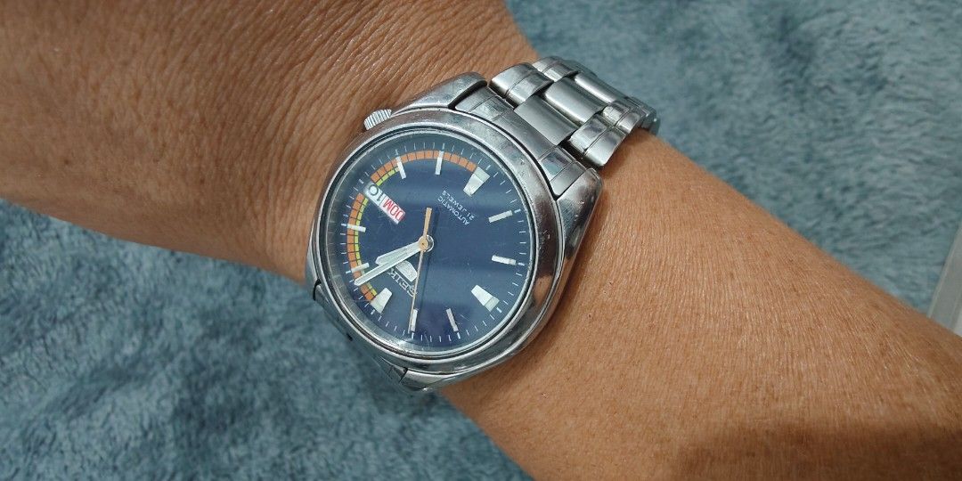 Rare Seiko 5 SNK371 Blue dial (Category: Men's Watches) located in Cebu City. Submitted by aceoftime (Listing ID 1460903946, Image 2). Description: In good working condition Model: SNK371 21 Jewels Powered by Seiko Cal. 7s26 w/ day-date display Open/Exhibition caseback Watch only Our Guarantee: 💯 Authentic All watches are checked by our experienced technician to ensure good functionality Please manage your expectations since these are preloved w