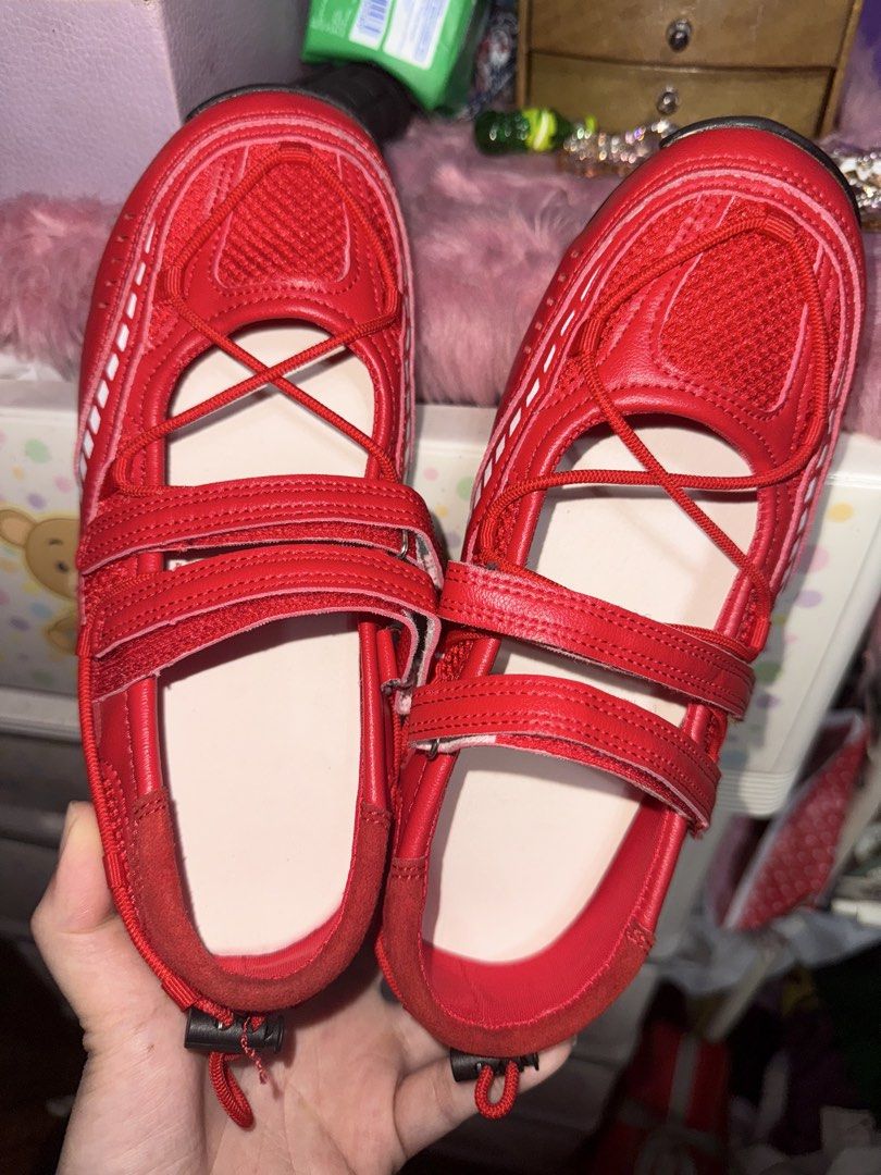 Red ballet flats (Category: Flats & Sandals) located in Pasay City. Submitted by grace_2208 (Listing ID 1460719083, Image 1). Description: Used twice only.