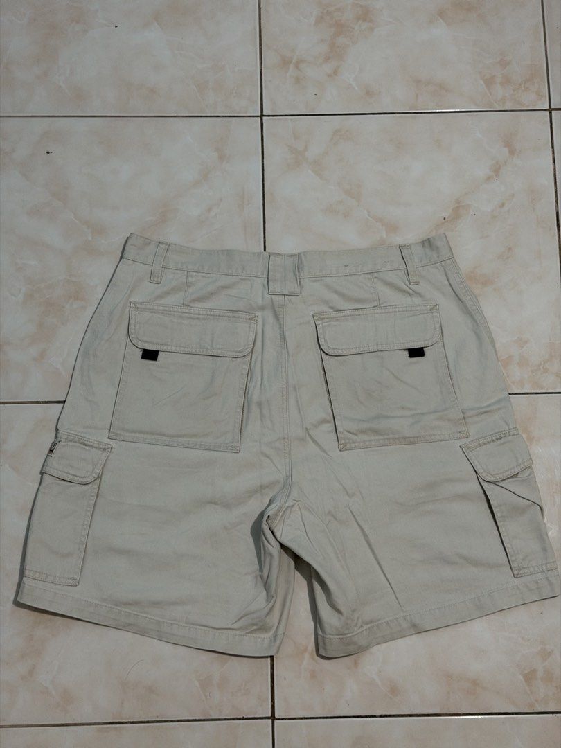 Red Head Cargo Shorts (Category: Shorts) located in Manila. Submitted by malcolmjames315 (Listing ID 1460796007, Image 2). Description: Size 36 on tag Dimes: 17x19.