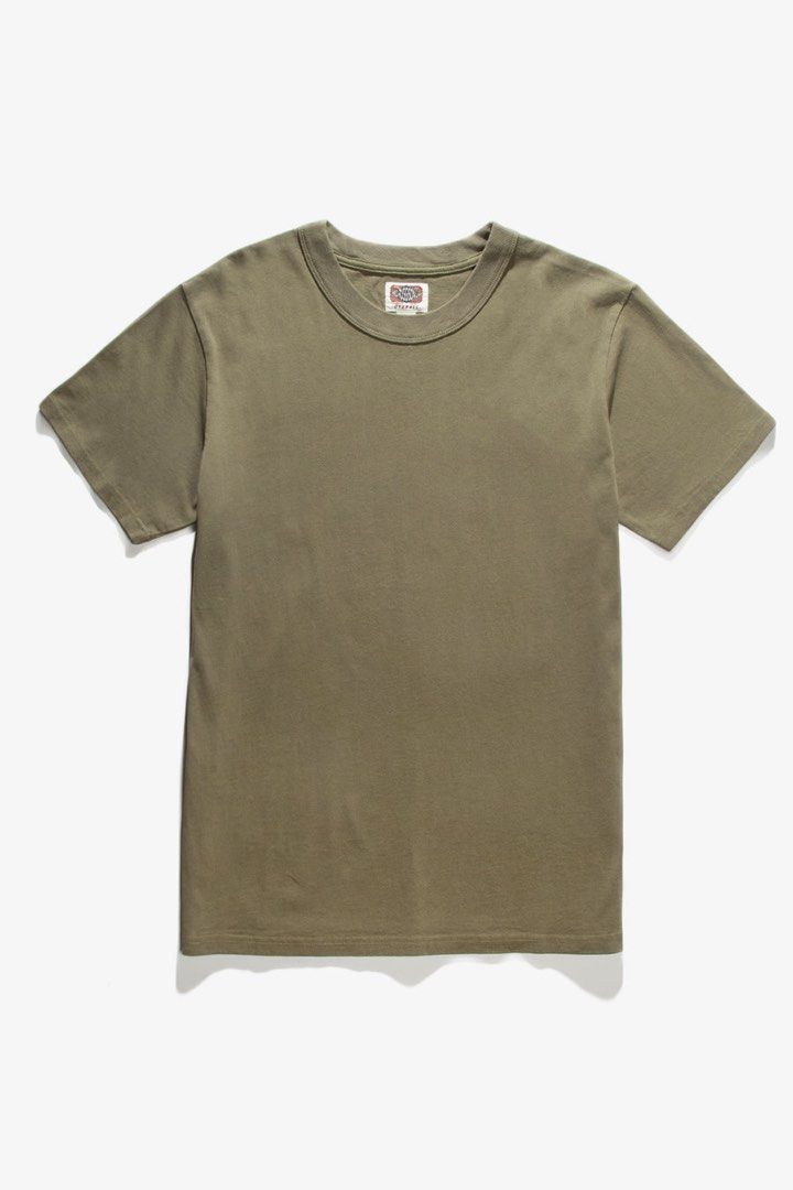 RED RUGGISON HK Basic Plain Crewneck Shirt in Green (Category: Tshirts & Polo Shirts ) located in Manila. Submitted by yama_archive (Listing ID 1460849627, Image 2). Description: RED RUGGISON HK Basic Plain Crewneck Shirt in Green Dimes (inches starting from 0) — - Size on tag: L - Width: 21.5 - Length: 28.5 - Shoulders: 19 - Sleeves: 8 - Fabric: Cotton ₱800 Issues: Bleach stains on right sleeve Condition: 10/10 Color Rate: 8.5/10 *Color might be