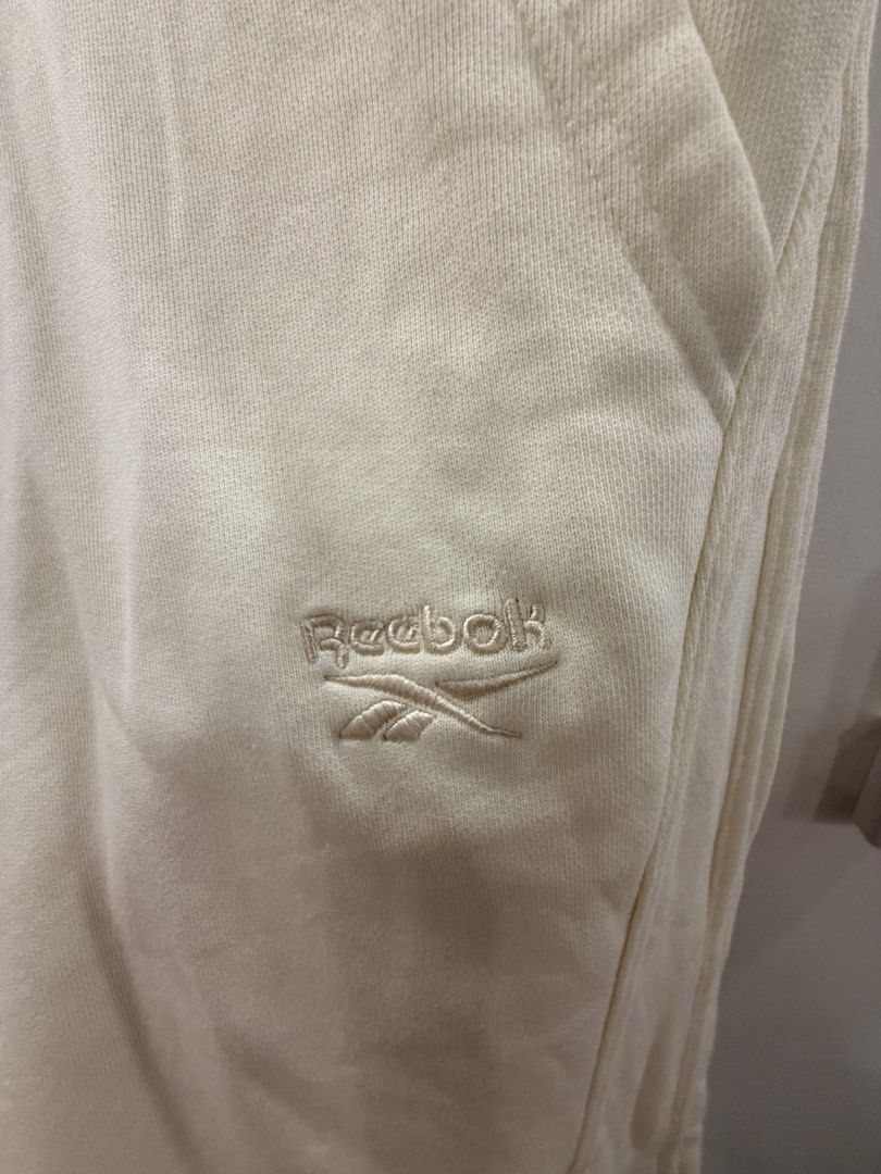 Reebok lounge pants (Category: Other Bottoms) located in Las Pinas. Submitted by felicianoh40332 (Listing ID 1460820468, Image 2). Description: Can fit up to medium Flattering for tall girls.