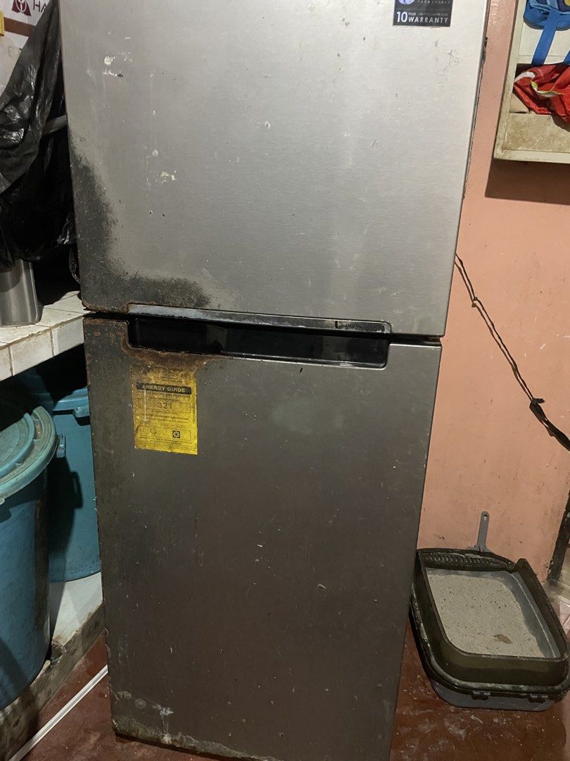 REFRIGERATOR FOR SALE! (Category: Refrigerators and Freezers) located in Manila. Submitted by yujinazcz (Listing ID 1460738132, Image 2). Description: Rush Sale: Samsung Digital Inverter Ref (Need Freon Repair) - ₱2500 only! Description: Selling our used Samsung two-door refrigerator for a very low price. CRITICAL ISSUE: ⁠Lumalamig pa pero sira na ang freon.⁠ (Meaning it needs a technician to fix the freon line/leak and recharge the gas. The comp