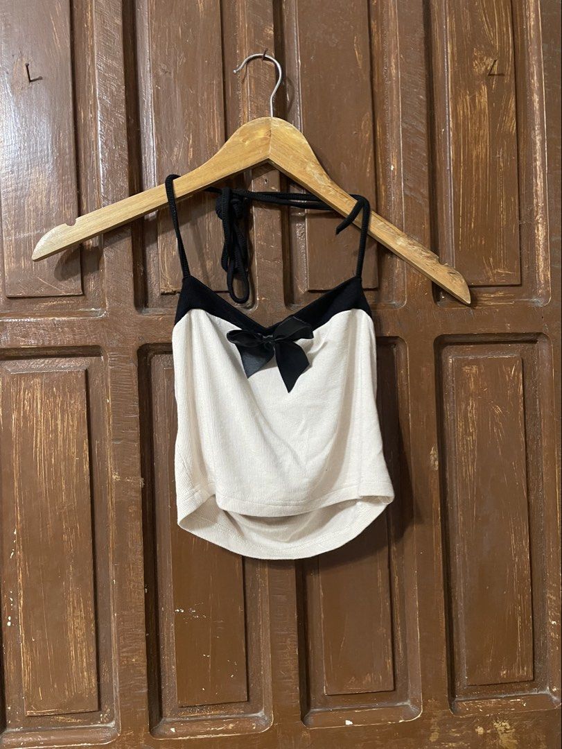 Ribbon Top (Category: Sleeveless) located in Caloocan City. Submitted by loveshanks (Listing ID 1460748014, Image 1). Description: .