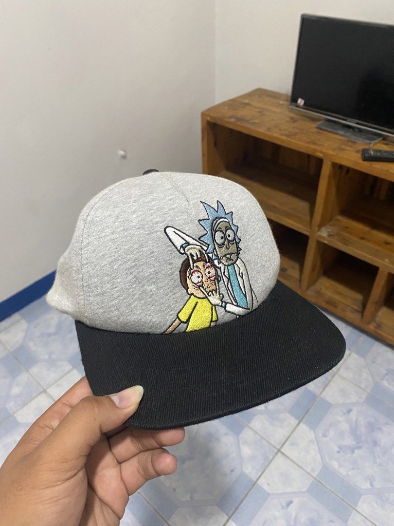 Rick and Morty Cap Snapback (Category: Caps & Hats) located in Asturias. Submitted by zajk_hero (Listing ID 1460890928, Image 1). Description: Rare Rick and Morty Cap Snapback Embroidered Color rate: 9.5/10 Issue: Stitch.