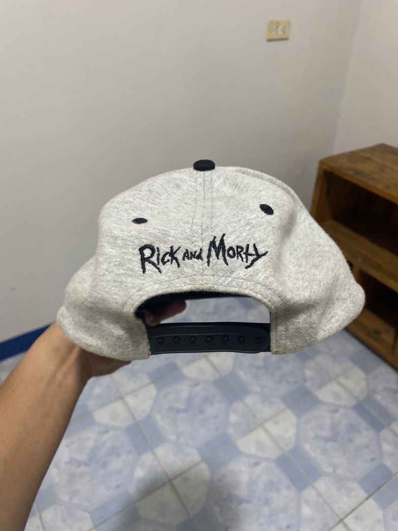 Rick and Morty Cap Snapback (Category: Caps & Hats) located in Asturias. Submitted by zajk_hero (Listing ID 1460890928, Image 2). Description: Rare Rick and Morty Cap Snapback Embroidered Color rate: 9.5/10 Issue: Stitch.