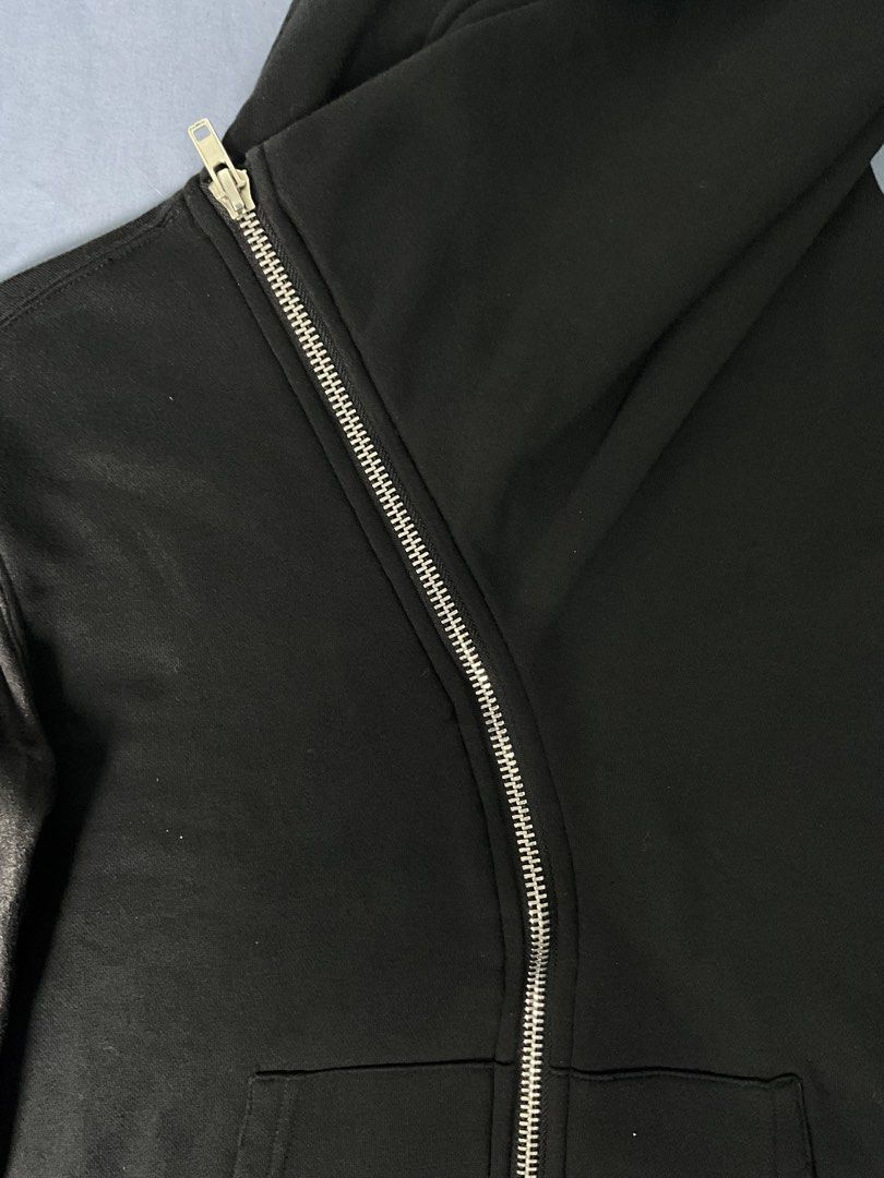 Rick Owen’s Asymmetrical Leather Sleeves (Category: Coats, Jackets and Outerwear) located in Taguig. Submitted by sitti.d (Listing ID 1460869200, Image 2). Description: Length-24.5 Width-21 Sleeves-23 Cut washtags Dm for more questions :).